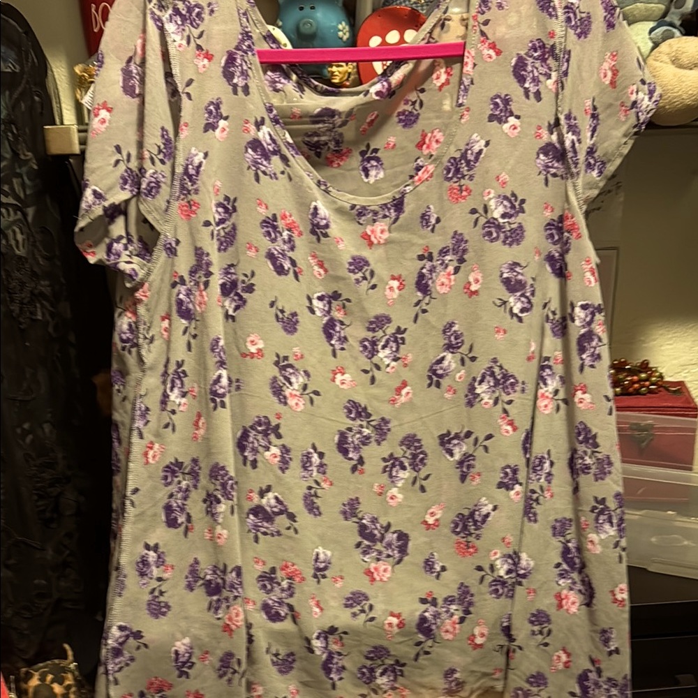 Torrid Gray Floral Short Sleeve Blouse